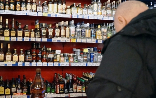 Россияне стали меньше пить и дольше жить